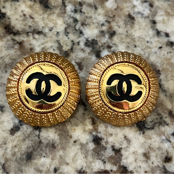 CHANEL Jewelry - Veg Chanel Round CC Coco Mark Accessory Clip On Gold Tone Earrings